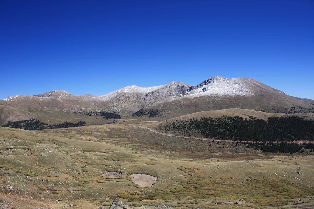 The Sawtooth ridge connecting Mount Bierstadt to Mount Blue Sky