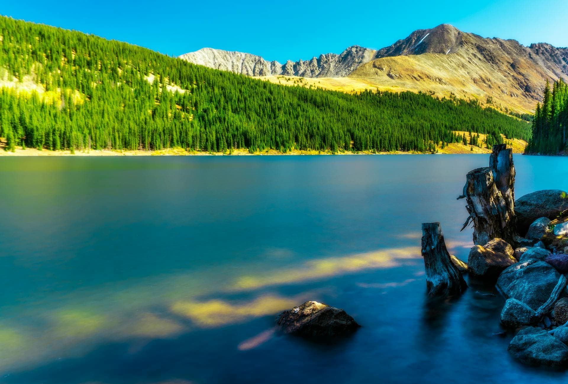 Silver Dollar Lake Trail, Colorado: A Short Hike to a Big Alpine Payoff (2026)