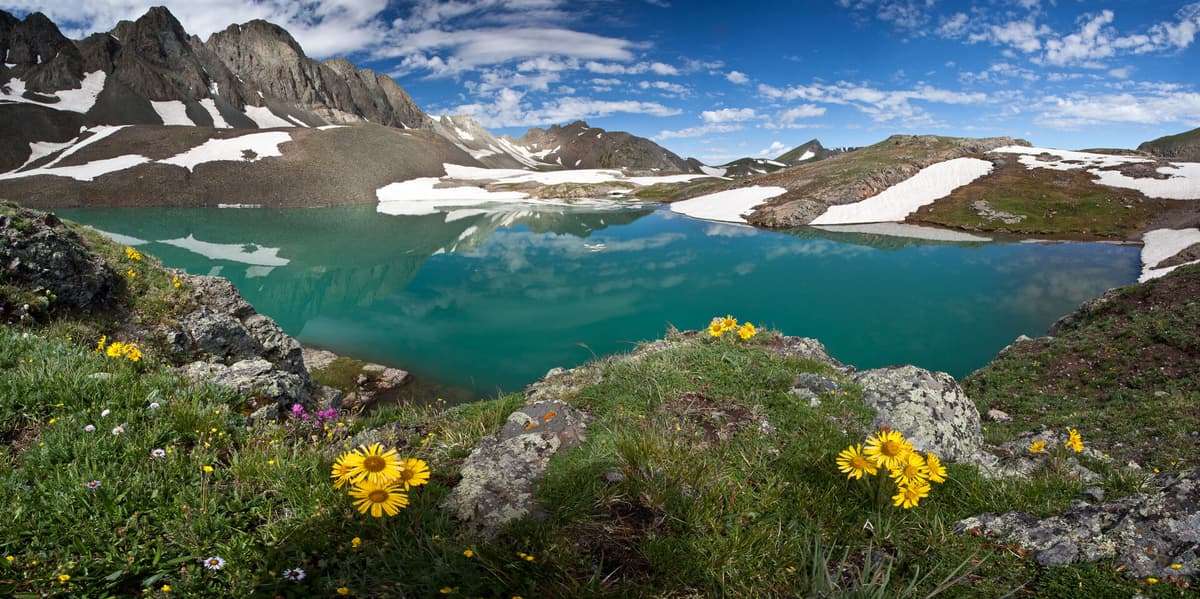 Broad alpine ridge and tundra on the upper slopes of Handies Peak