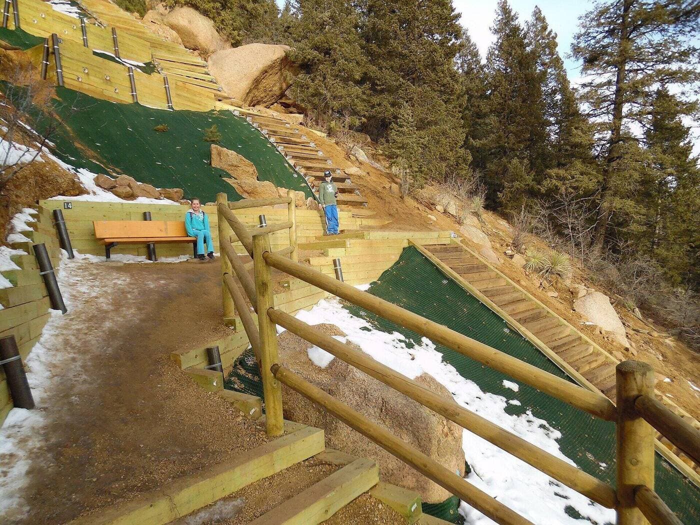 Manitou Incline: 2026 Complete Guide (Reservations, Parking, Tips)